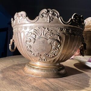 Elegant Monteith style Silverplated Decorative Bowl